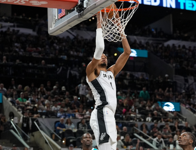 文班亚马统治篮下马刺大胜热火提前锁定西南赛