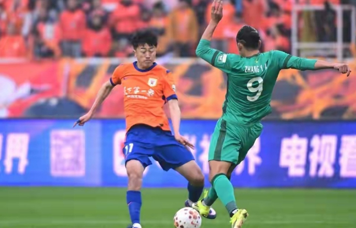 足协评议组认定马德鲁加手球应判点球 漏判引争