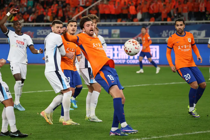 山东泰山积分清零遭遇两连败 球迷呼吁锻炼新人