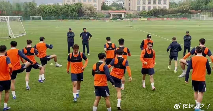 山东泰山主场1-1战平上海海港 战术僵化引球迷质